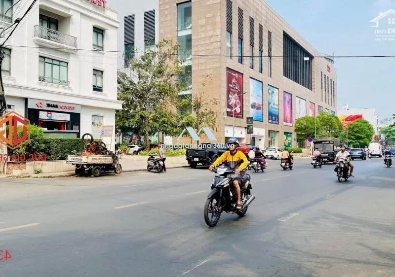Cho thuê Nhà Mặt Tiền Phạm Văn Thuận rộng 200m2 ngay Vincom