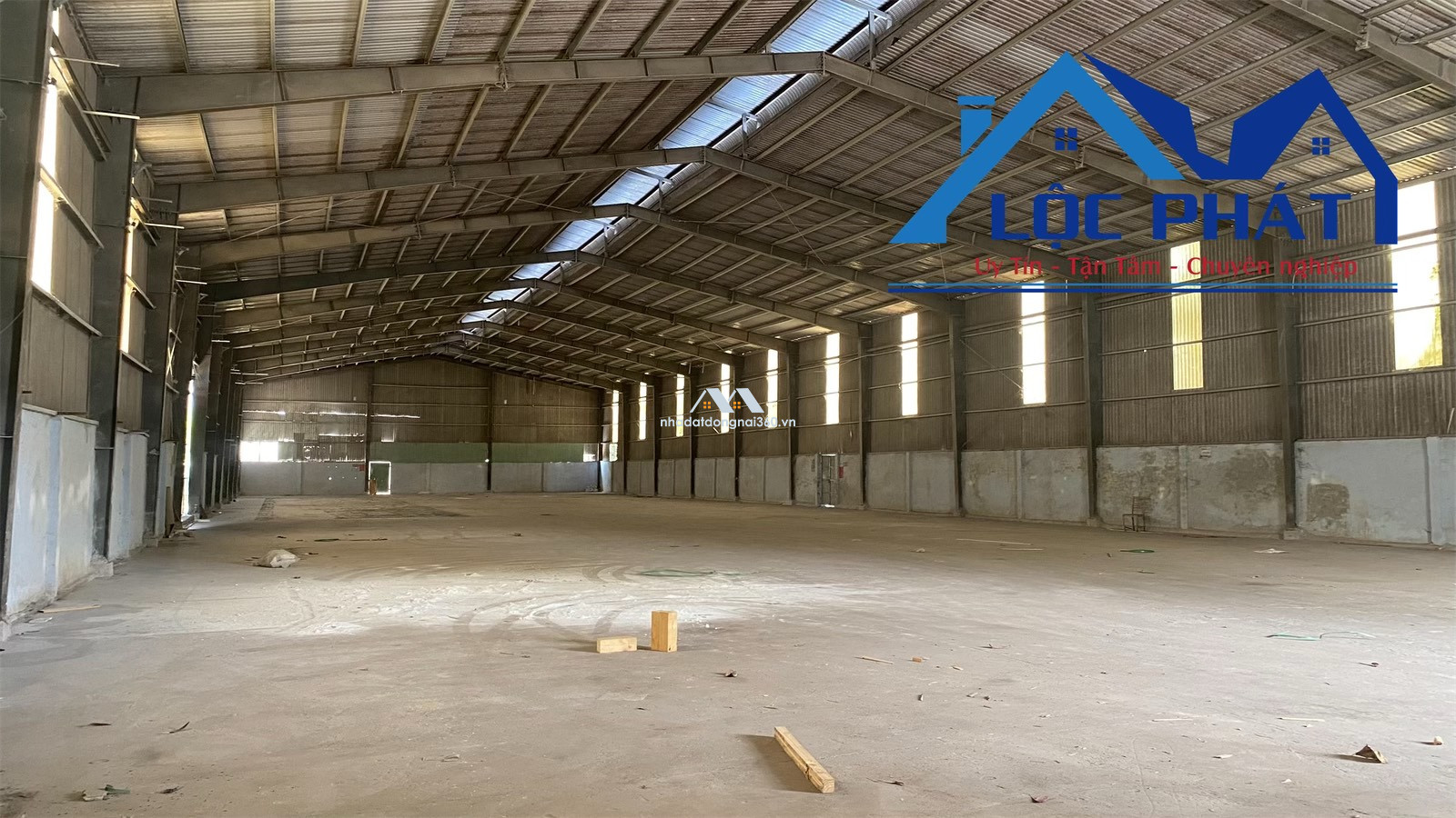 Cho thuê xưởng 2400m2 giá 100 triệu -Phước Tân-Biên Hoà-Đồng Nai