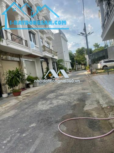 Bán đất 2 mặt tiền phường Hiệp Hoà, Biên Hoà. 4 x20m. 80m. Đường 5m. Giá 4,5 tỷ.