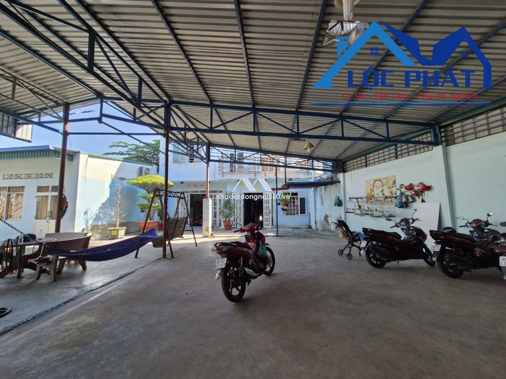 Bán nhà mặt phố tại Đường Đặng Đức Thuật, P Tam Hòa, Tp. Biên Hòa, Đồng Nai giá 29 tỷ