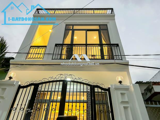 Nhà mới xây sr đừơng ô tô 2.3 tỷ