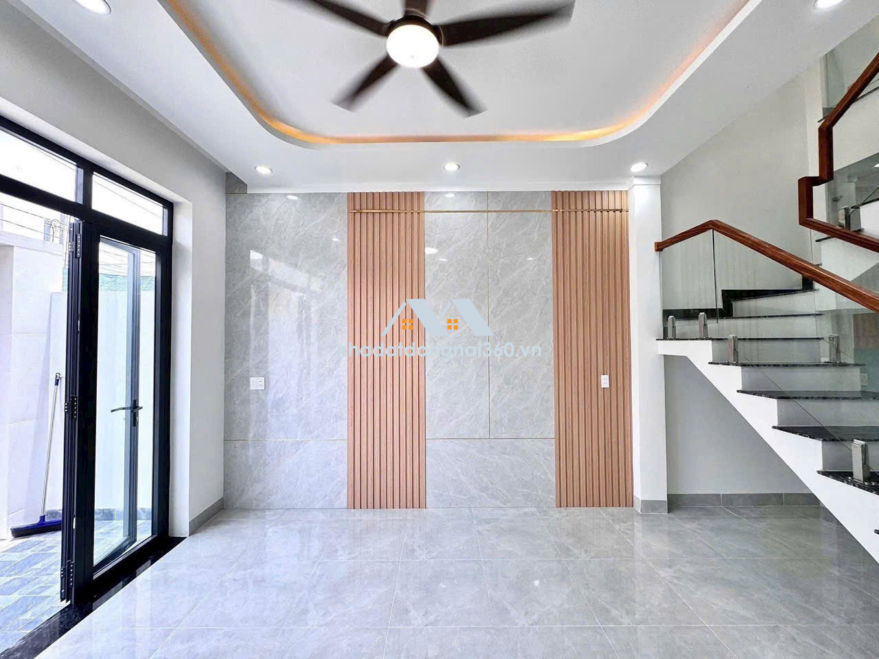 Bán nhà lầu thổ cư 71m2 Trảng Dài Biên Hòa Đồng Nai chỉ 2,7 tỷ