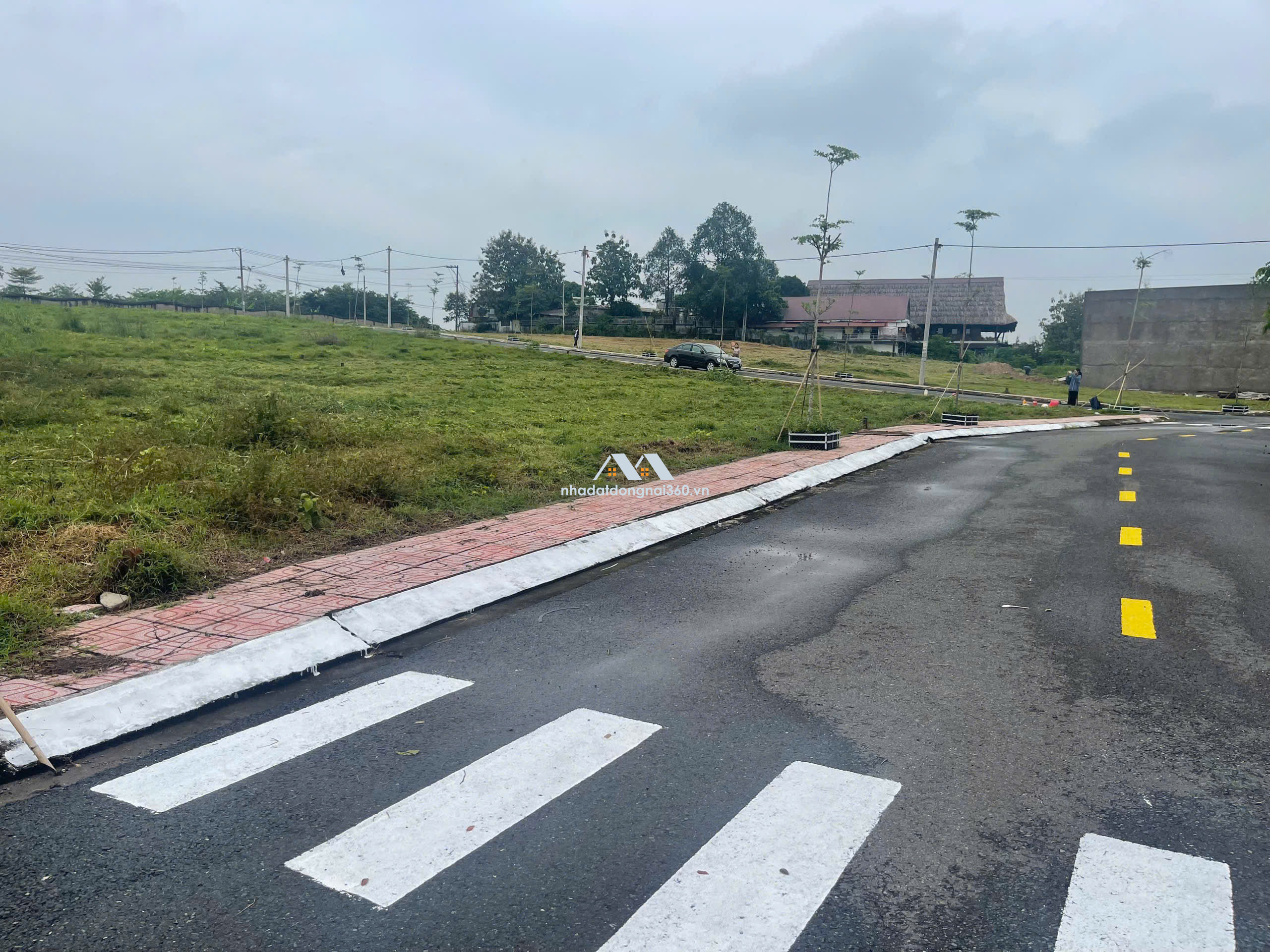 Đối diện KDL Sơn Tiên đất giá rẻ sẵn sổ