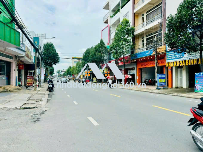 Bán nhà 120m2 mặt tiền chợ TP Biên Hoà Đồng Nai giá tốt có 4,6 tỷ
