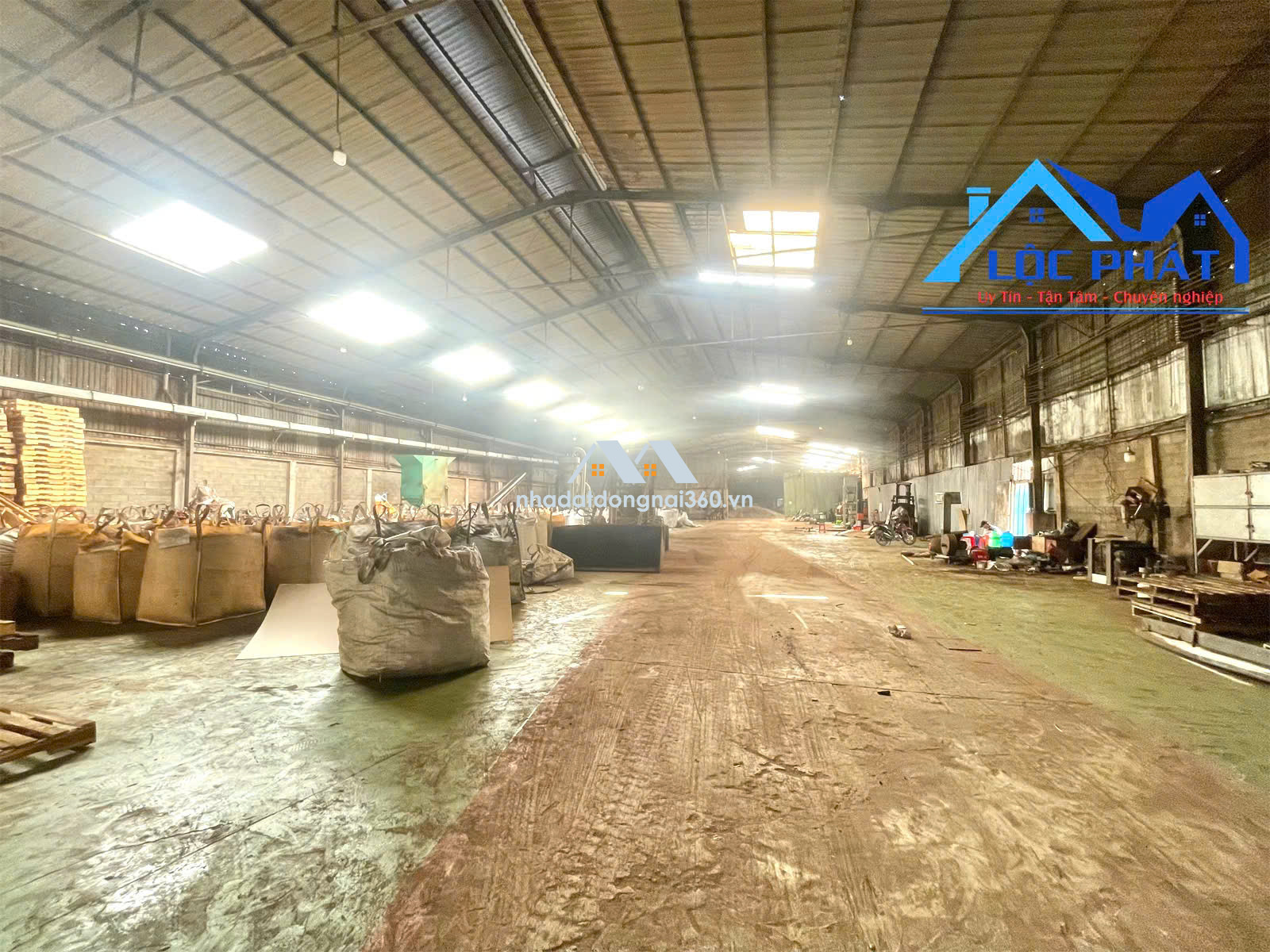 Cho thuê nhà xưởng 5000m2 giá rẻ chỉ 210 triệu. Trảng Bom-Đồng Nai