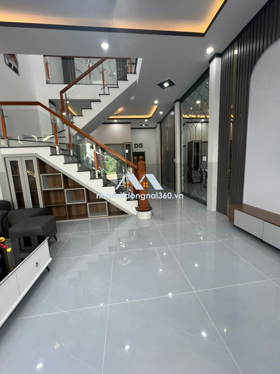 Bán nhà 1 trệt 1 lầu 180m2 Khu dân cư Lavender Phường Tân Triều Đồng Nai giá có 2,79 tỷ