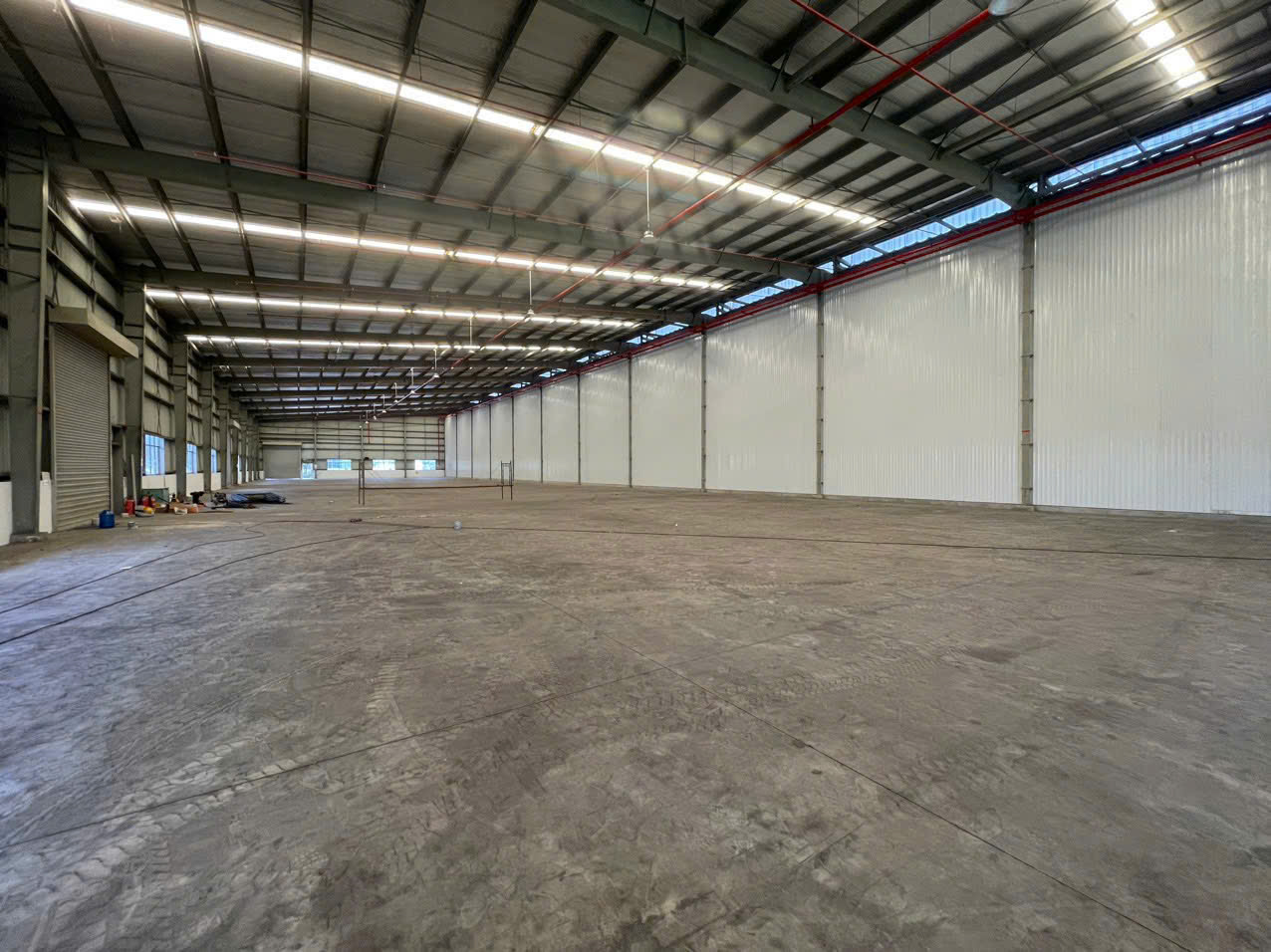 CHO THUÊ KHO XƯỞNG 2400M2 CÔNG NGHIỆP,ĐỒNG NAI. GIÁ 4,4$/M2,/THÁNG