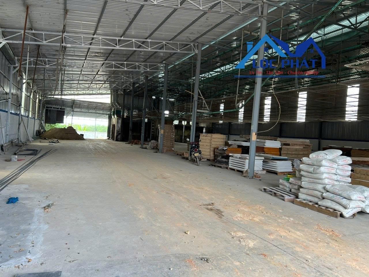 Cho thuê kho xưởng 2300m2 Vĩnh Cửu Đồng Nai chỉ 40tr/tháng