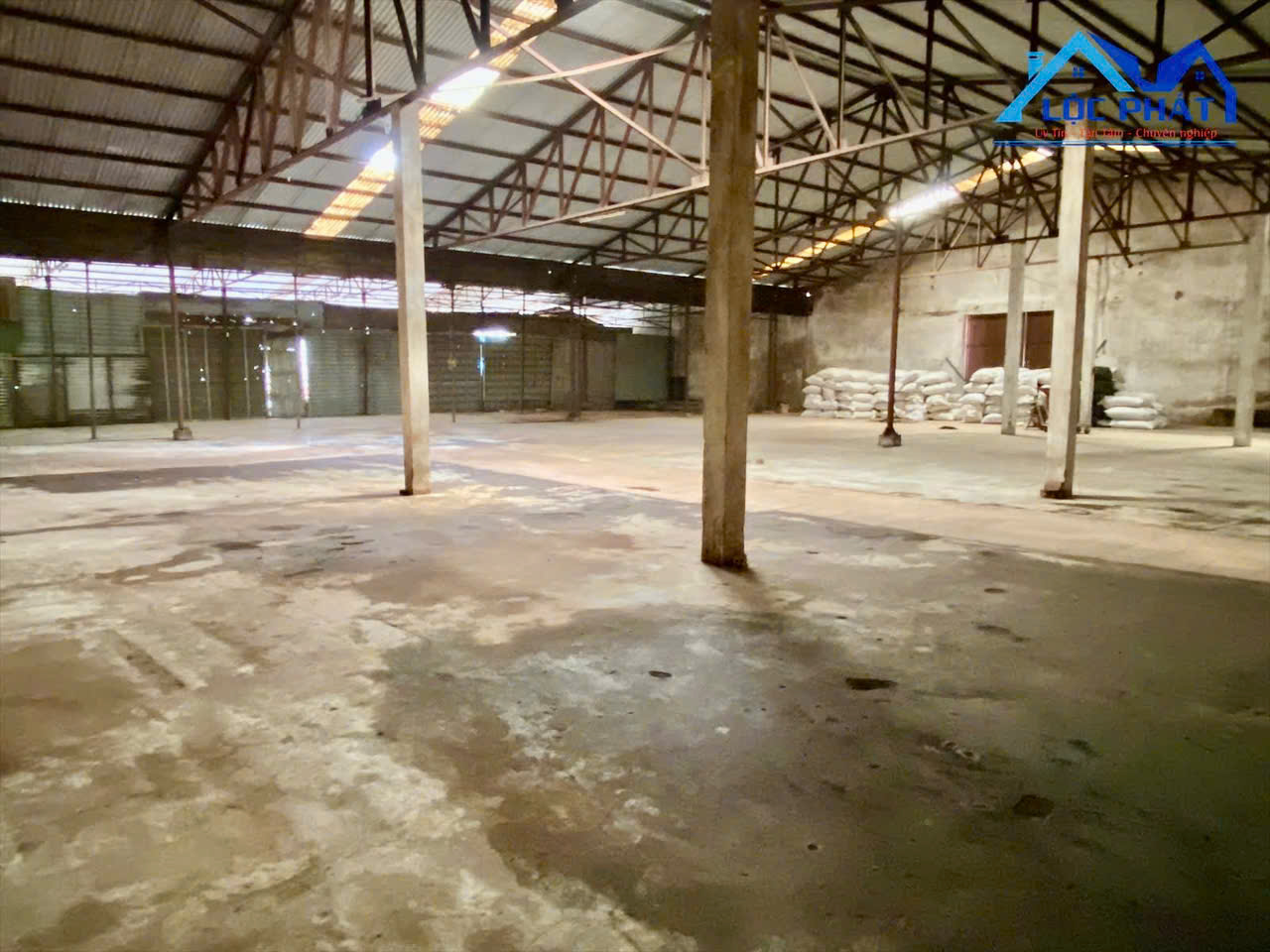 Cho thuê xưởng 2400m2 giá chỉ 48 triệu. Phước Tân-Biên Hòa-Đồng Nai