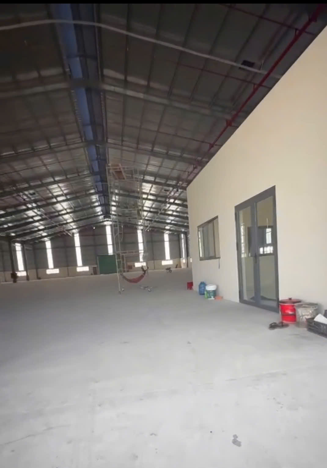 Cho thuê nhà xưởng 2.600m2 giá 290 triệu (4,3usd/m2) KCN Long Thành-Đồng Nai
