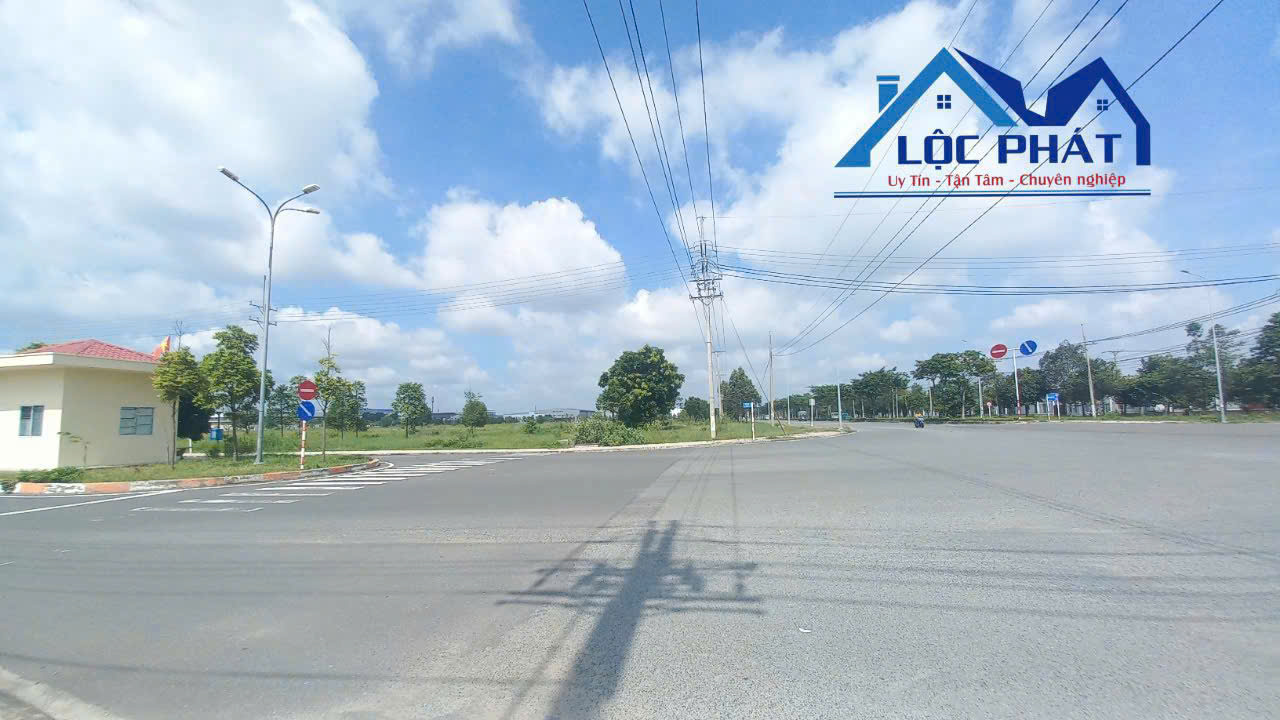 Bán đất SKC xây dựng xưởng 5.000m2 giá chỉ 22,5 tỷ. KCN Trảng Bom-Đồng Nai