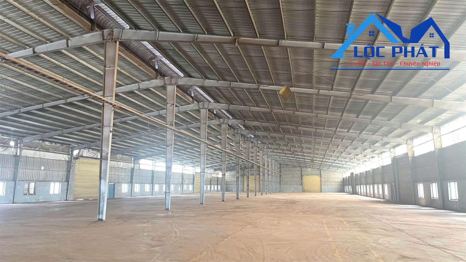Cho thuê nhà xưởng 4.800m2 giá chỉ 300 triệu. Vĩnh Cửu-Đồng Nai