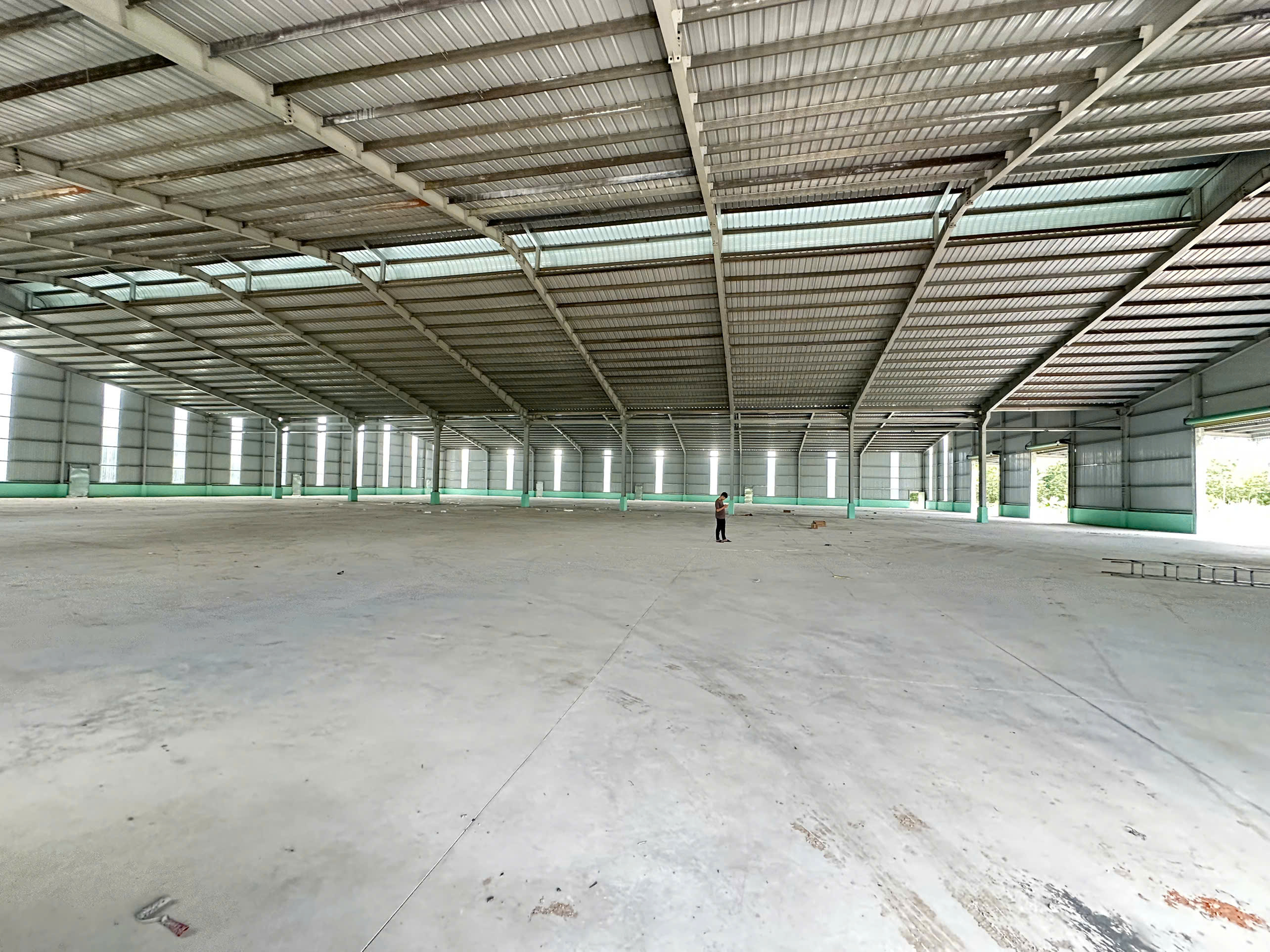 CHO THUÊ XƯỞNG 5.400M2 (29.000M2) CỰC ĐẸP PHÚ GIÁO, TPHCM. GIÁ CHỈ 600TR