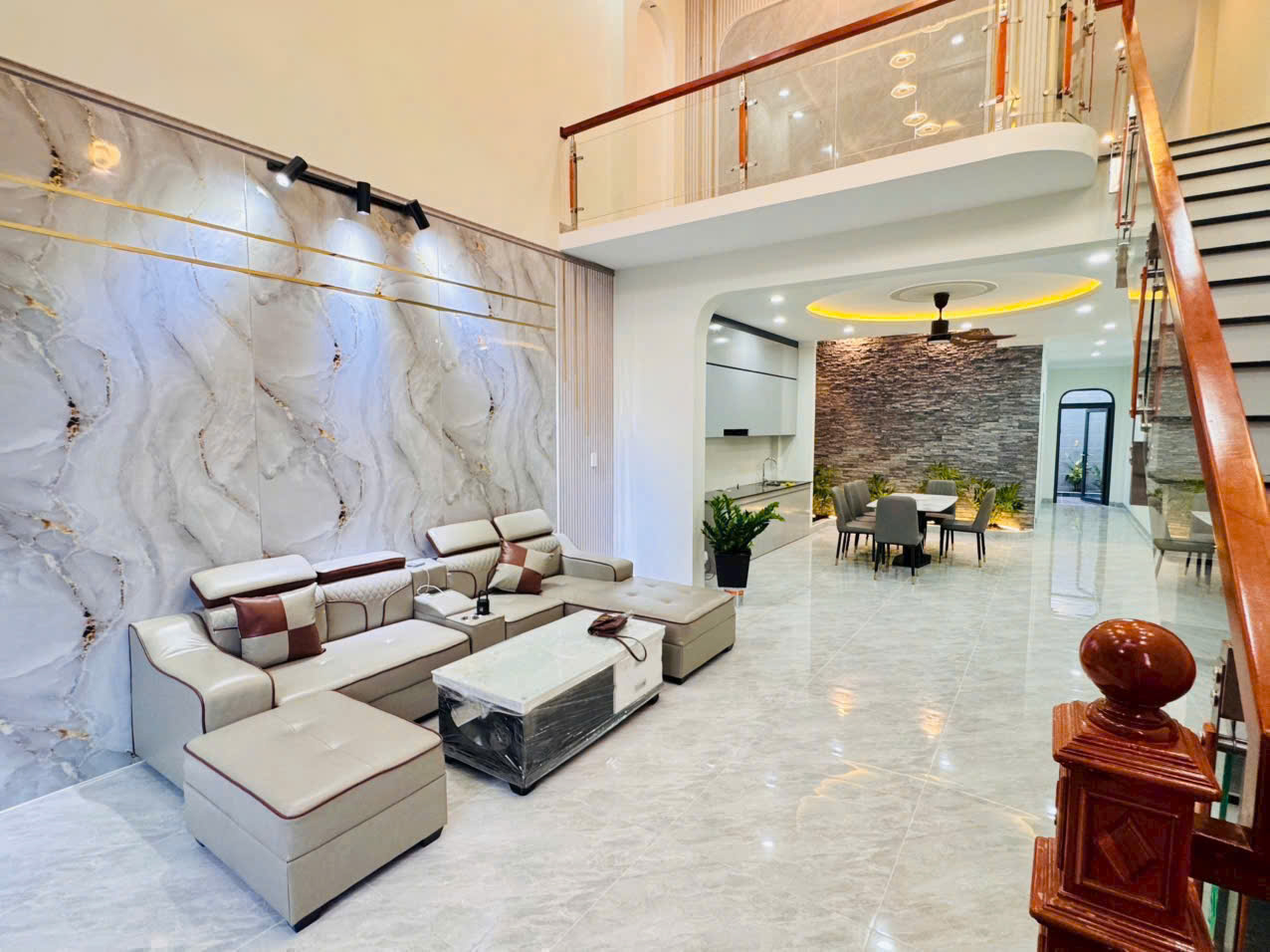 BÁN NHÀ 1 T 1 L - 100M2 HIỆN ĐẠI - CHỢ QUANG THẮNG, TRẢNG DÀI, BIÊN HÒA. GIÁ: 2 TỶ 480