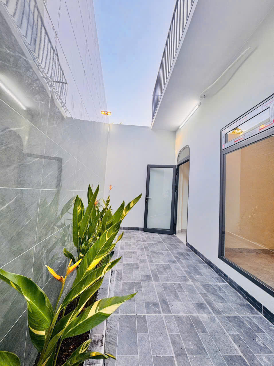 BÁN NHÀ 1 T 1 L - 100M2 HIỆN ĐẠI - CHỢ QUANG THẮNG, TRẢNG DÀI, BIÊN HÒA. GIÁ: 2 TỶ 480