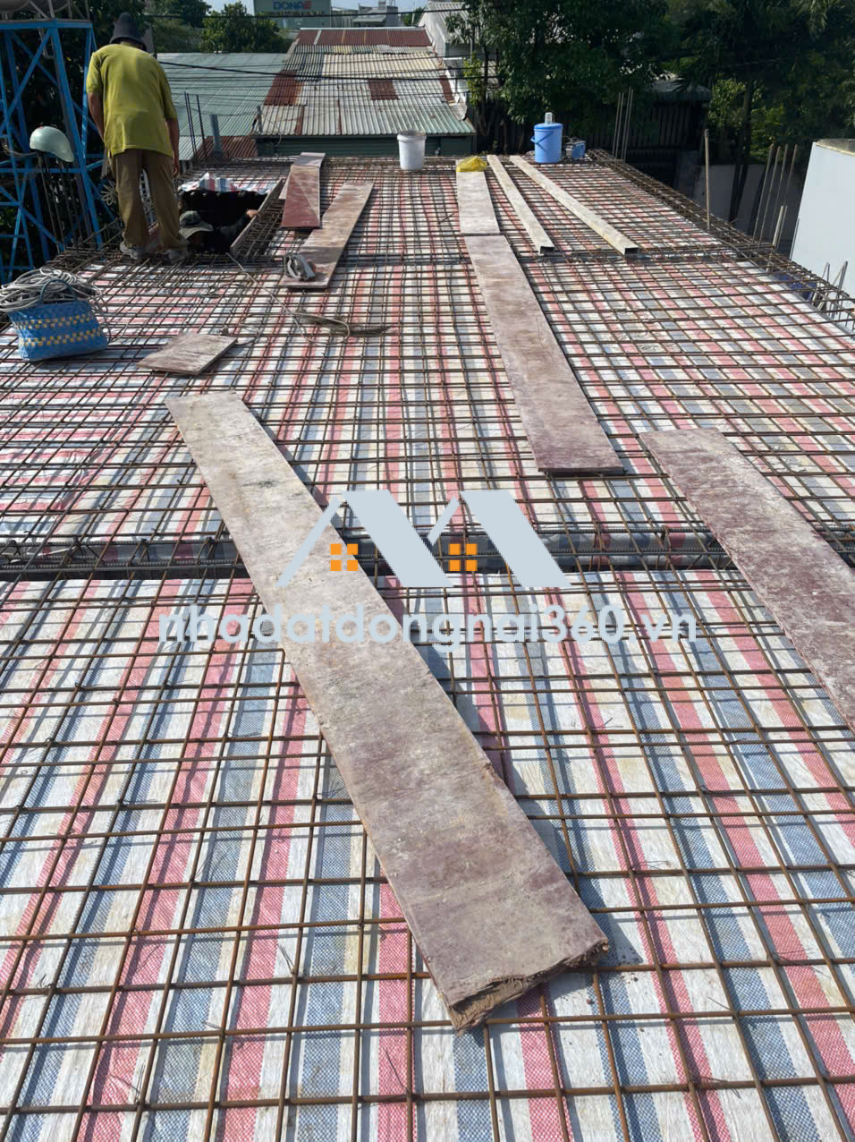 BÁN NHÀ LẦU THỔ CƯ, 105M2, NGAY ỦY BAN TRẢNG DÀI,BIÊN HÒA. GIA 4TỶ150