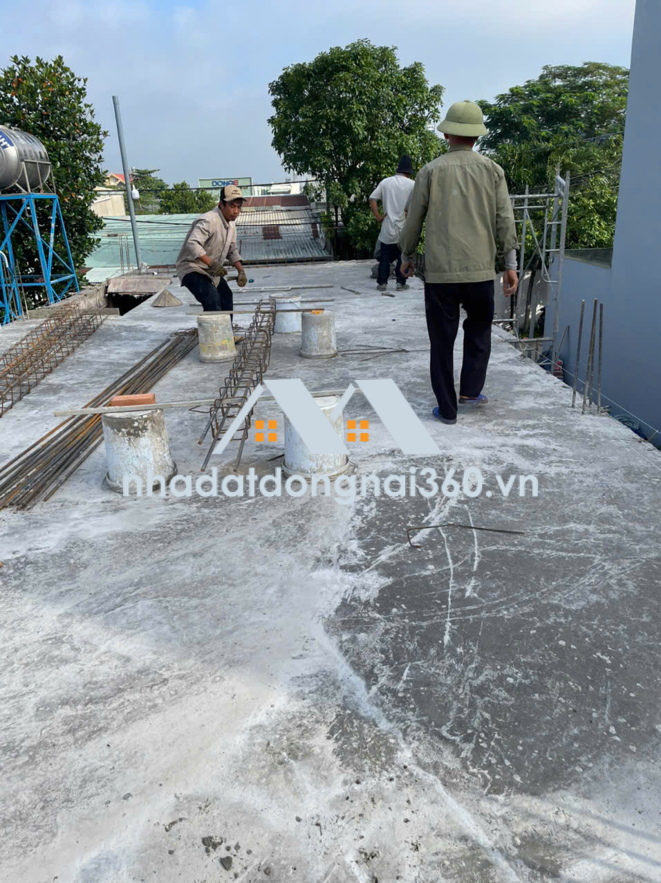 BÁN NHÀ LẦU THỔ CƯ, 105M2, NGAY ỦY BAN TRẢNG DÀI,BIÊN HÒA. GIA 4TỶ150