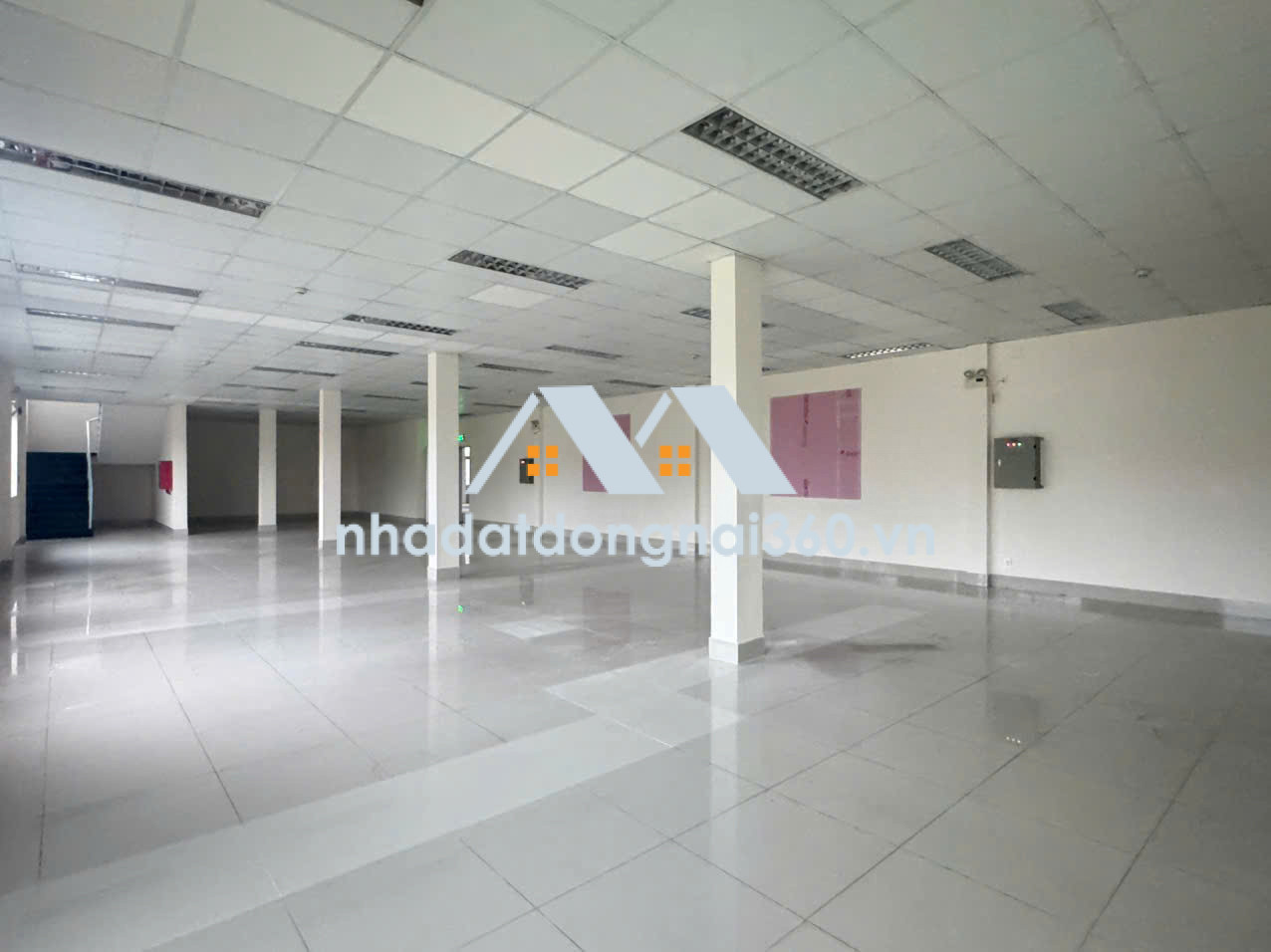 CHO THUÊ XƯỞNG 2.700M2 TRONG KCN BIÊN HÒA GẦN QUỐC LỘ 1A . GIÁ 5,8USD/M2/THÁNG