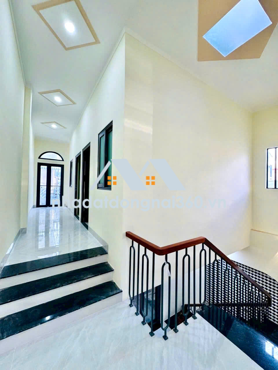 NHÀ LẦU 105M2 THỔ CƯ 3 PHÒNG NGỦ, SÂN, ĐƯỜNG XE HƠI, TÂN PHONG, BIÊN HÒA. GIÁ 3TỶ