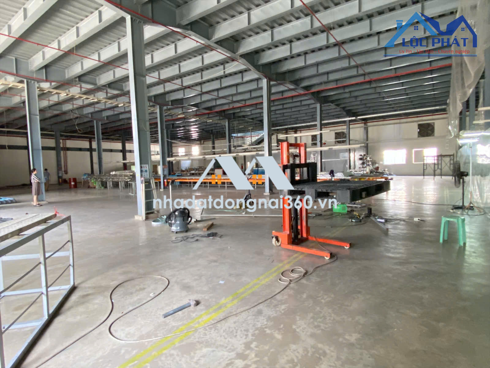 Cho thuê nhà xưởng 2104m2 giá rẻ chỉ 230 triệu. KCN Biên Hoà-Đồng Nai