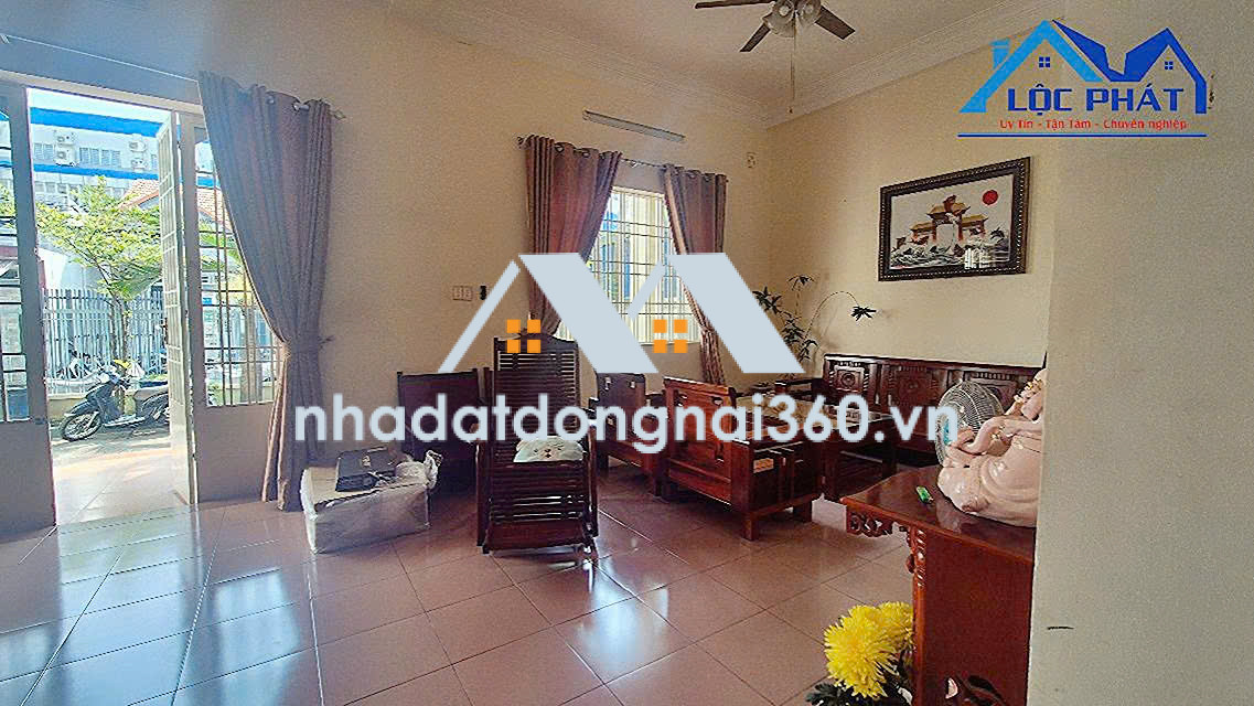 Bán nhà mặt phố tại Phường Trấn Biên, Đồng Nai giá 10 tỷ