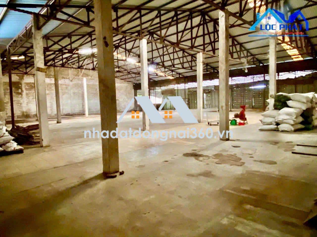 Cho thuê xưởng 2400m2 giá chỉ 20 triệu. Phước Tân-Biên Hòa-Đồng Nai