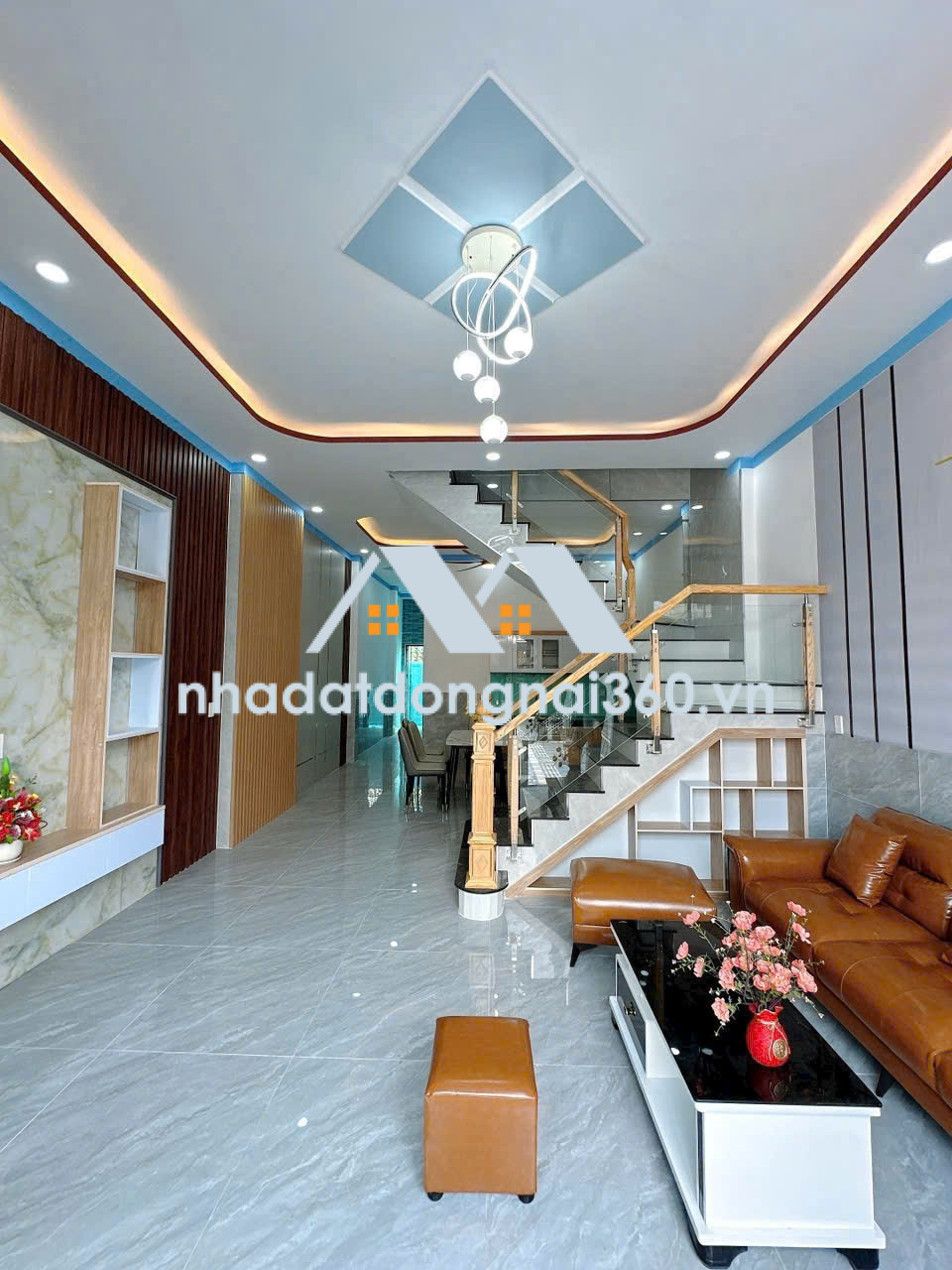 BÁN nhà 1 trệt 1 lầu sổ riêng thổ cư. Có 4 phòng ngủ.