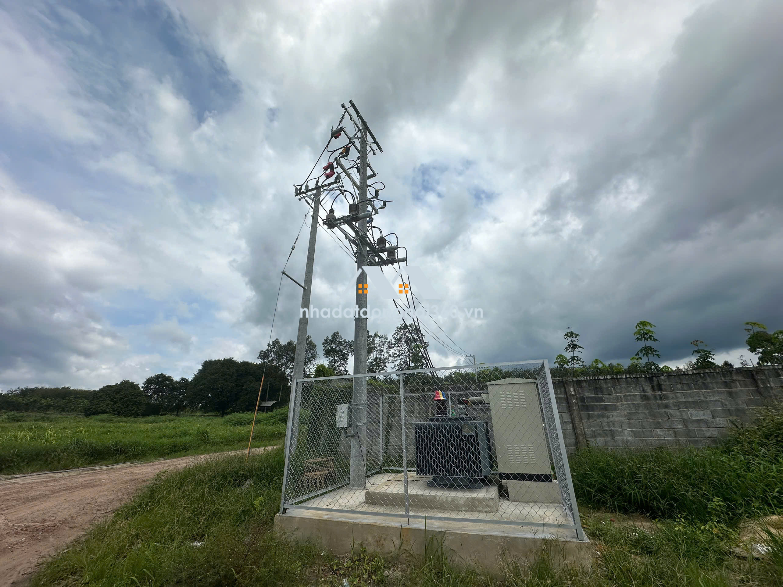 BÁN GẤP XƯỞNG 5.400M2 CỰC ĐẸP PHÚ GIÁO, TPHCM. GIÁ CHỈ 65 TỶ