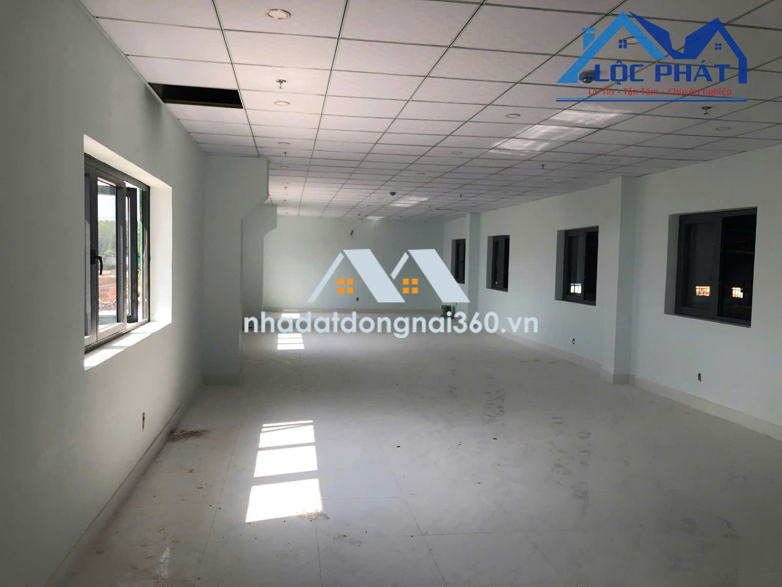 Cho thuê kho, nhà xưởng tại Xã  Thống Nhất, Đồng Nai giá 1 tỷ  300 triệu