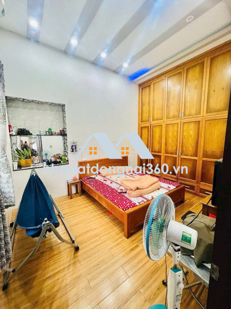 Bán gấp nhà riêng, tại Tân Phong, 3PN, 2WC, 100m2, giá 3,85 tỷ