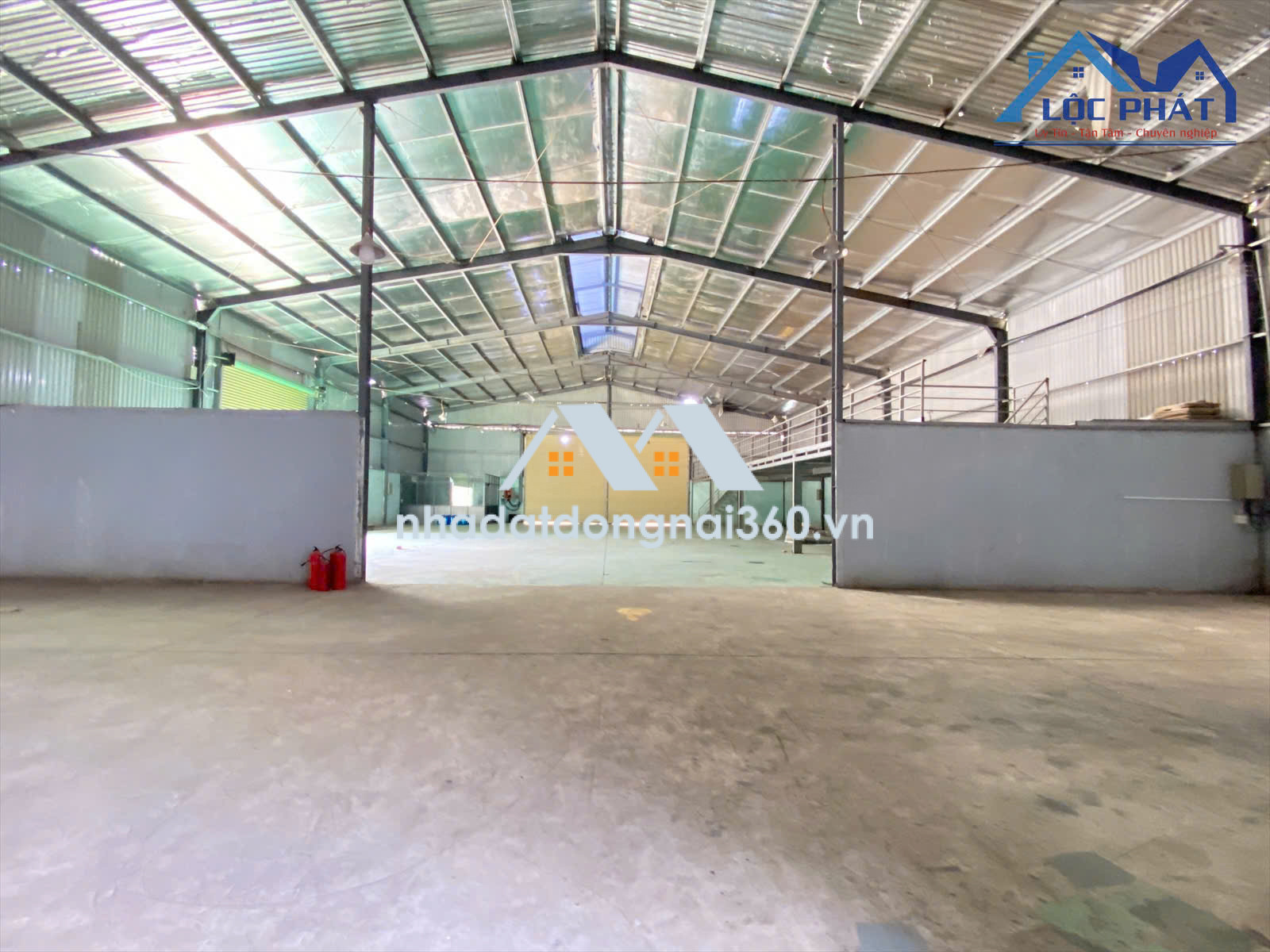 Cho thuê nhà xưởng 1.500m2 giá rẻ chỉ 45 triệu. Vĩnh Cửu-Đồng Nai