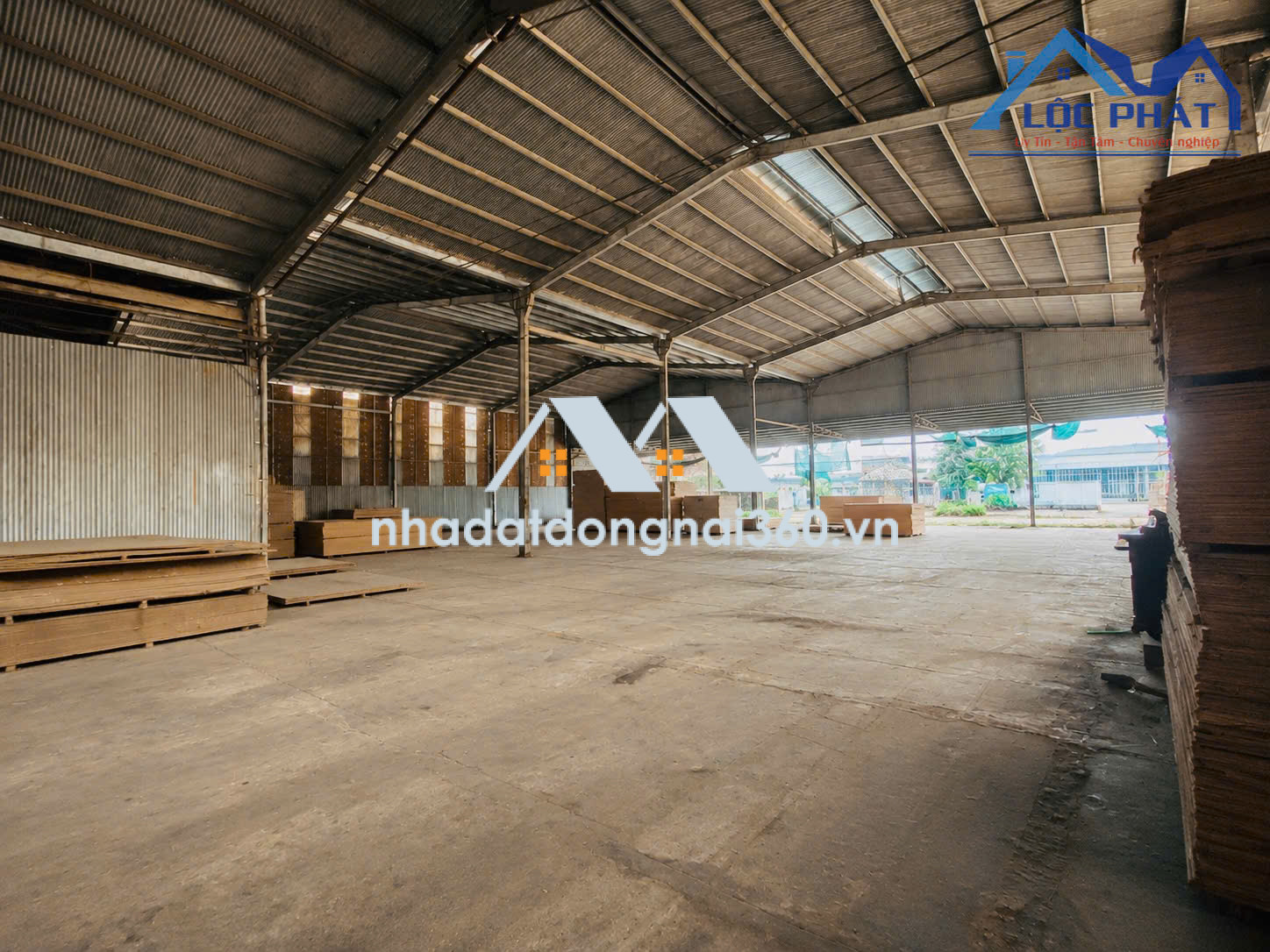 Cho thuê nhà xưởng 4.000m2 giá rẻ chỉ 155 triệu. P Hố Nai-Đồng Nai