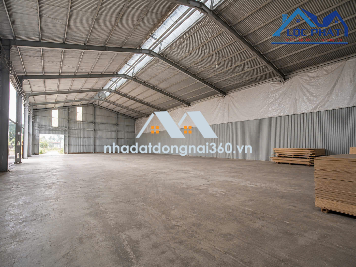 Cho thuê nhà xưởng 4.000m2 giá rẻ chỉ 155 triệu. P Hố Nai-Đồng Nai