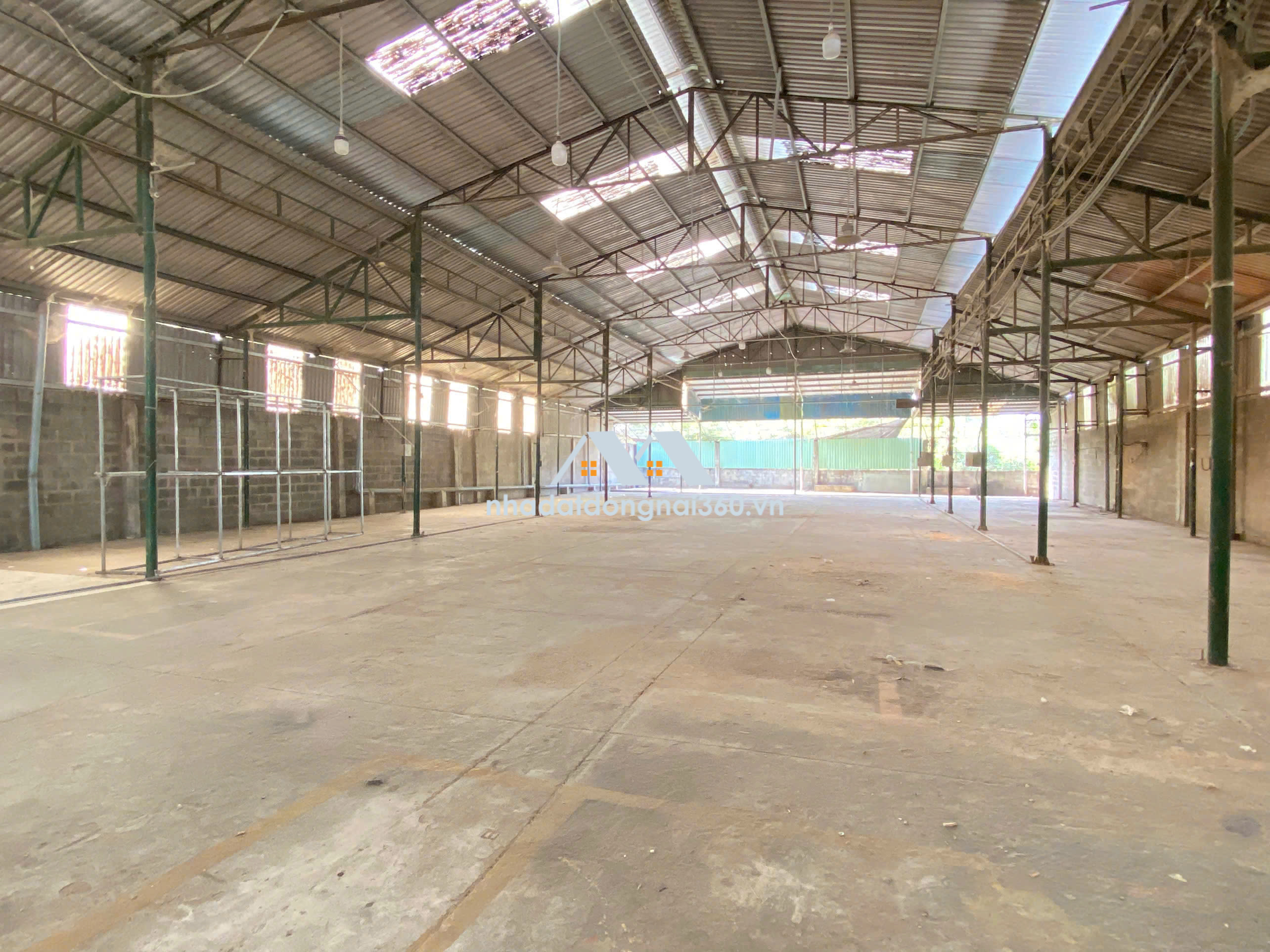 Cho thuê nhà xưởng 1.500m2 giá rẻ chỉ 37 triệu. Biên Hòa-Đồng Nai