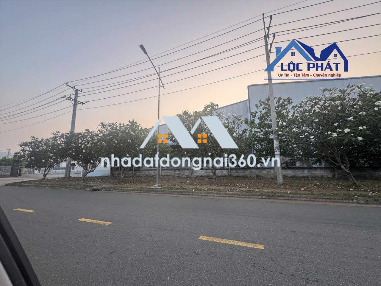 Cho thuê nhà xưởng 2750m2 giá chỉ 250 triệu. Nhơn Trạch-TP Đồng Nai