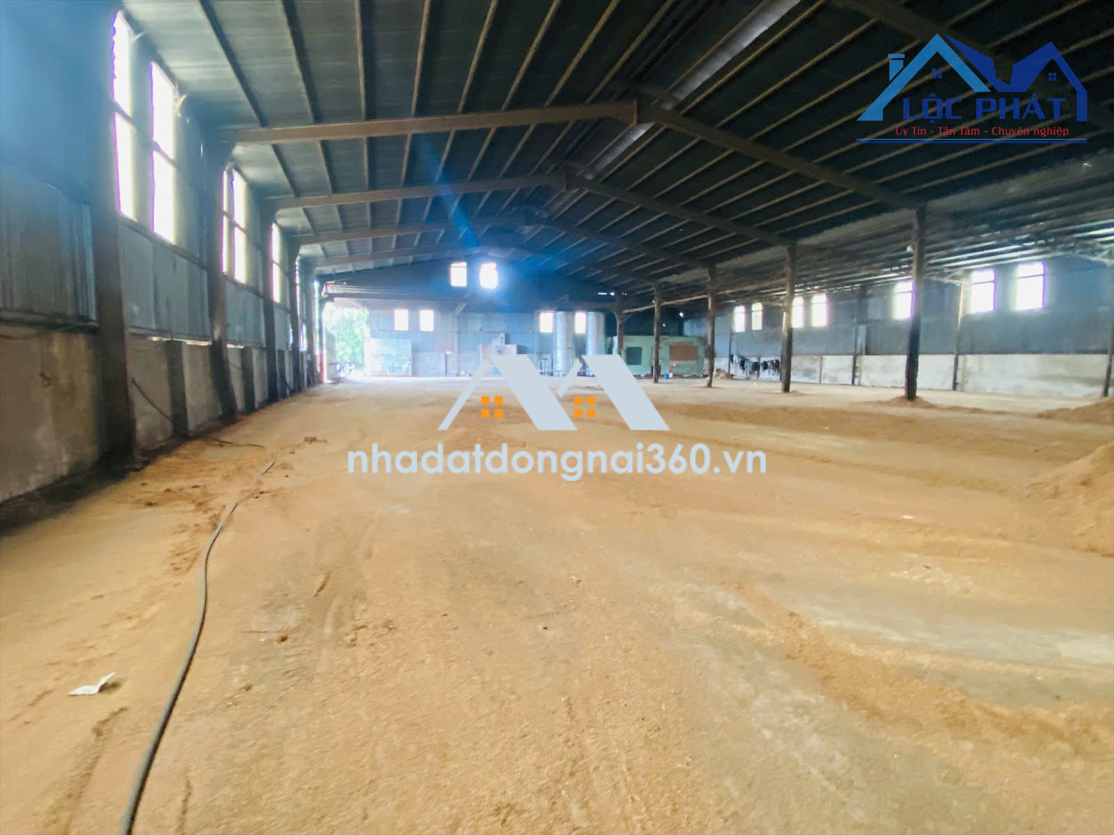 Cho thuê nhà xưởng giá rẻ 1.800m2 chỉ 40 triệu. P Hố Nai- TP Đồng Nai