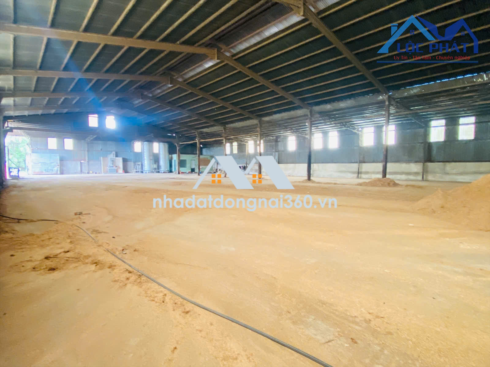 Cho thuê nhà xưởng giá rẻ 1.800m2 chỉ 40 triệu. P Hố Nai- TP Đồng Nai
