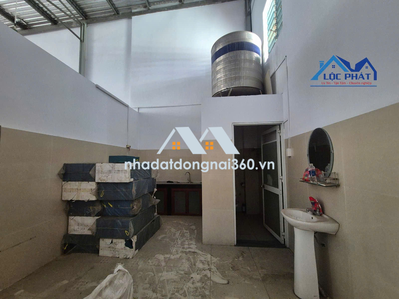 Bán nhà mặt phố tại Xã Tân Hưng, Đồng Nai giá 8 tỷ  500 triệu