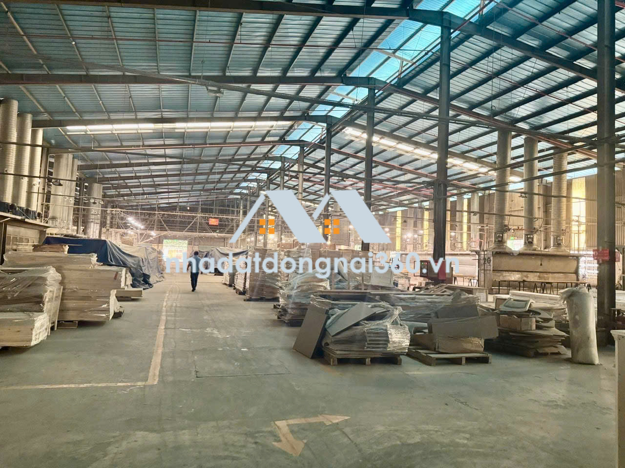 Bán nhà xưởng DT: 4.750m2 giá chỉ 35 tỷ. gần KCN Tam Phước-TP Đồng Nai