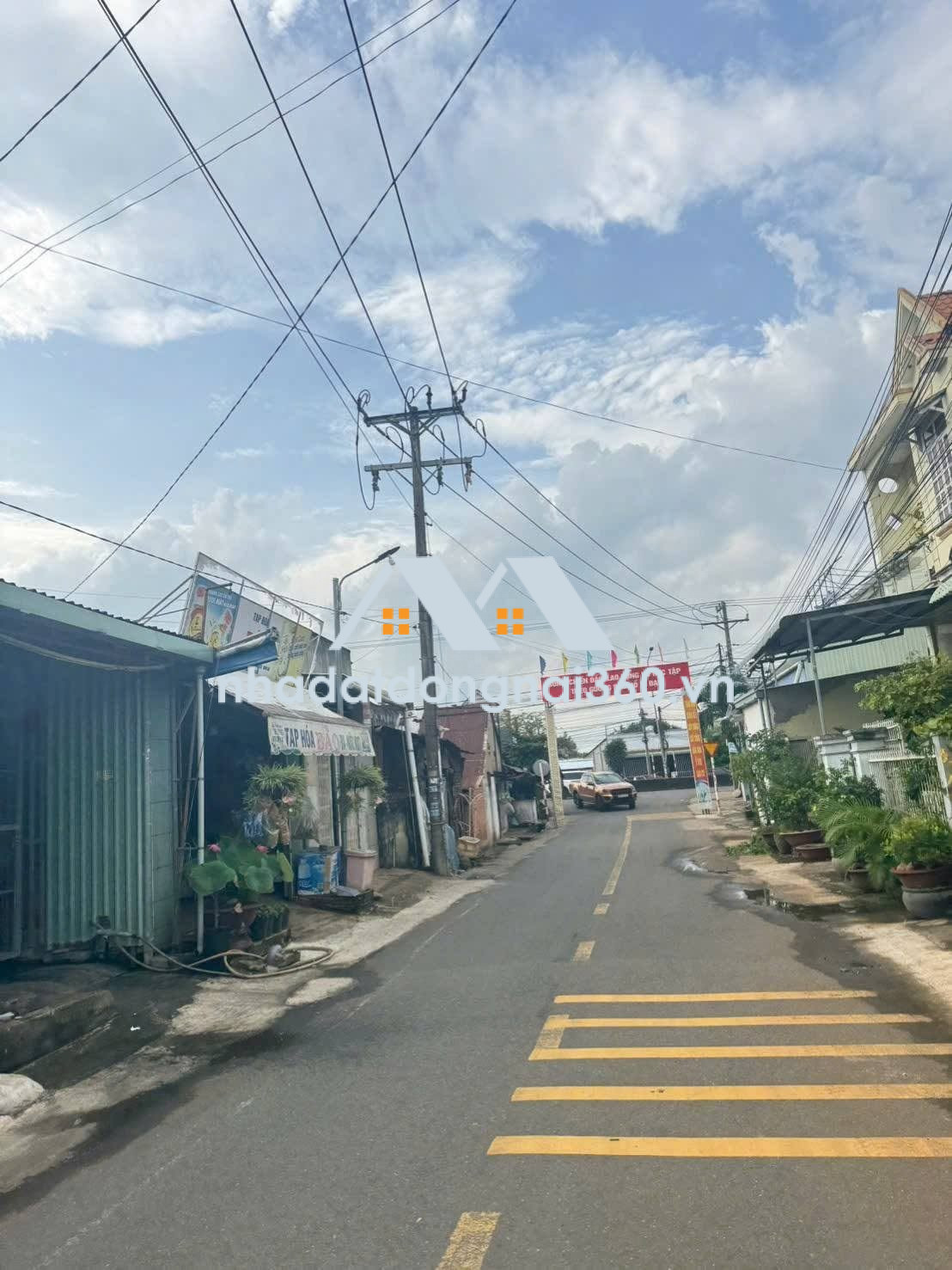 Chỉ 1 Tỷ 390Tr Đất Vườn 1.800 m2, 300 ONT, Nhà Cấp 4, Cách TT P. Long Khánh Vài Phút!