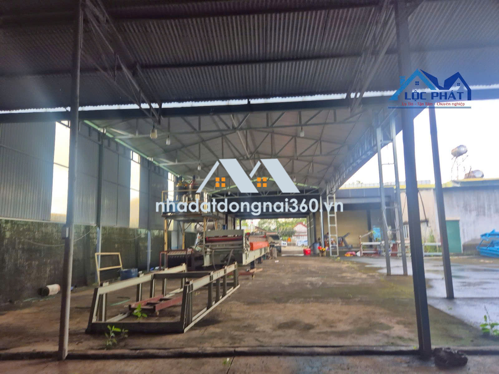 Bán nhà mặt tiền Đ, QL1A; DT: 3000m² giá chỉ 25 tỷ. Thống Nhất-Đồng Nai