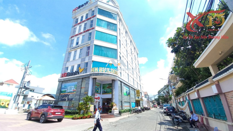 Cho thuê tầng 5 tòa nhà 6 tầng ngay MT đường Phạm Văn Thuận Tân Tiến 300m giá 60 tr